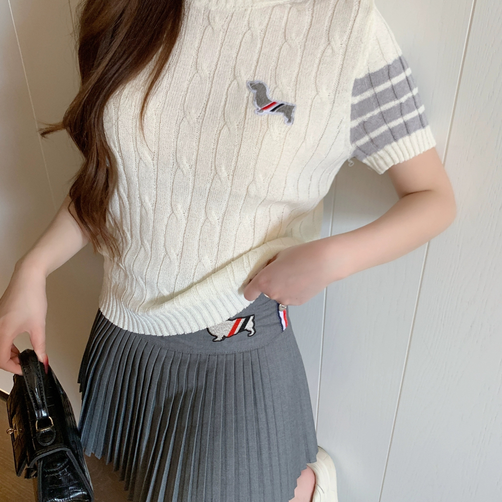夏季冰丝设计感学院风小狗刺绣麻花针织衫短袖上衣女宽松打底上衣