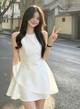 白色清纯高级感穿搭女夏法式无袖收腰轻礼服短裙子吊带背心连衣裙