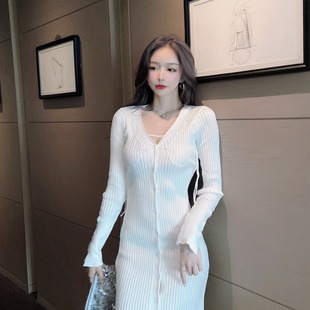 包臀打底内搭短裙 气质性感v领长袖 针织连衣裙女2020年新款 秋冬季