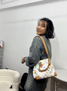 Lv中古白三彩水桶包vivian