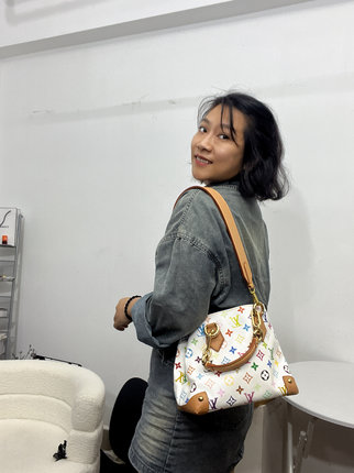 Lv中古白三彩水桶包vivian
