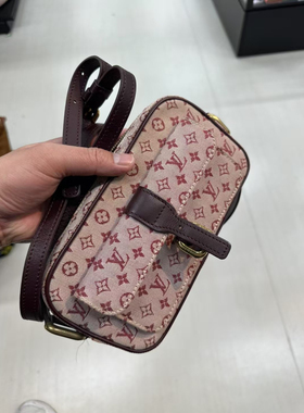 Lv红色丹宁相机包