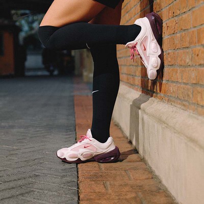 Nike耐克潮流厚底女运动鞋气垫鞋
