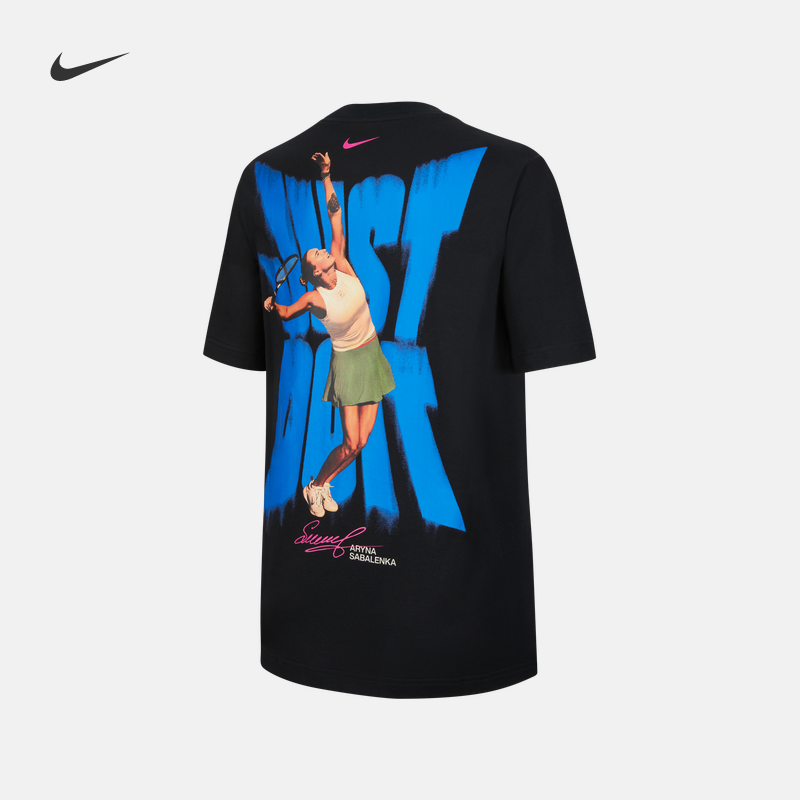 Nike阿丽娜·萨巴伦卡特别款T恤