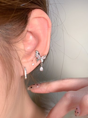 嘟嘟夫妇钛钢蝴蝶耳钉养耳洞女
