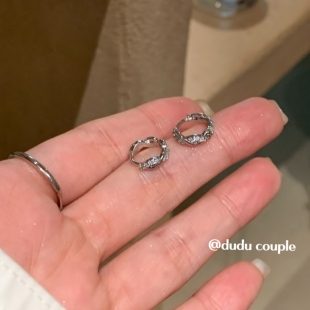 嘟嘟夫妇独特耳环小众设计感适合夏天耳钉睡觉免摘好看耳圈耳扣女