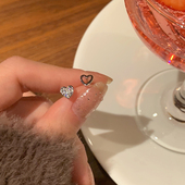 嘟嘟夫妇睡觉免摘钛钢精致小巧螺丝拧扣耳钉女轻奢爱心耳骨耳蜗钉