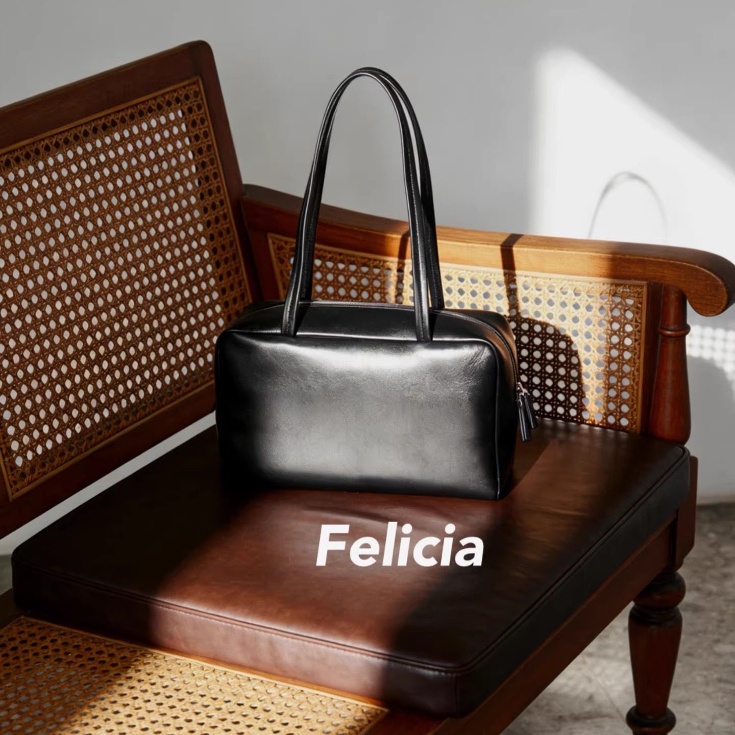 新款极简风里外全皮单肩保龄球腋下包,箱包皮具/热销女包/男包,托特包,淘宝优惠券,粉丝福利购,淘宝优惠卷