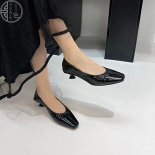 黑色方头单鞋女中跟粗跟2026秋季新款真皮软底浅口百搭通勤女鞋