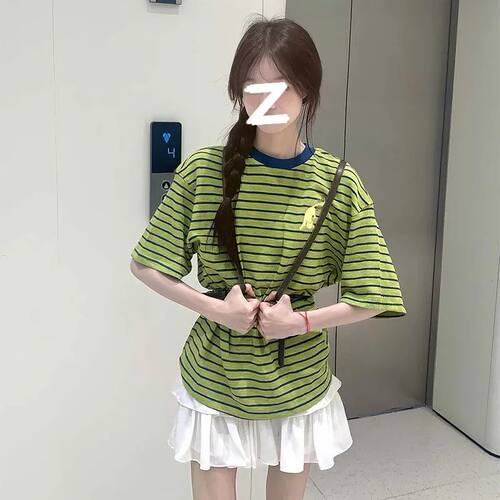 超显白~绿色条纹短袖t恤上衣女夏