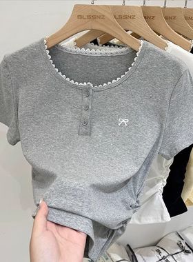 广州十三行女装灰色正肩短袖t恤显瘦修身辣妹短款别致绝美小上衣