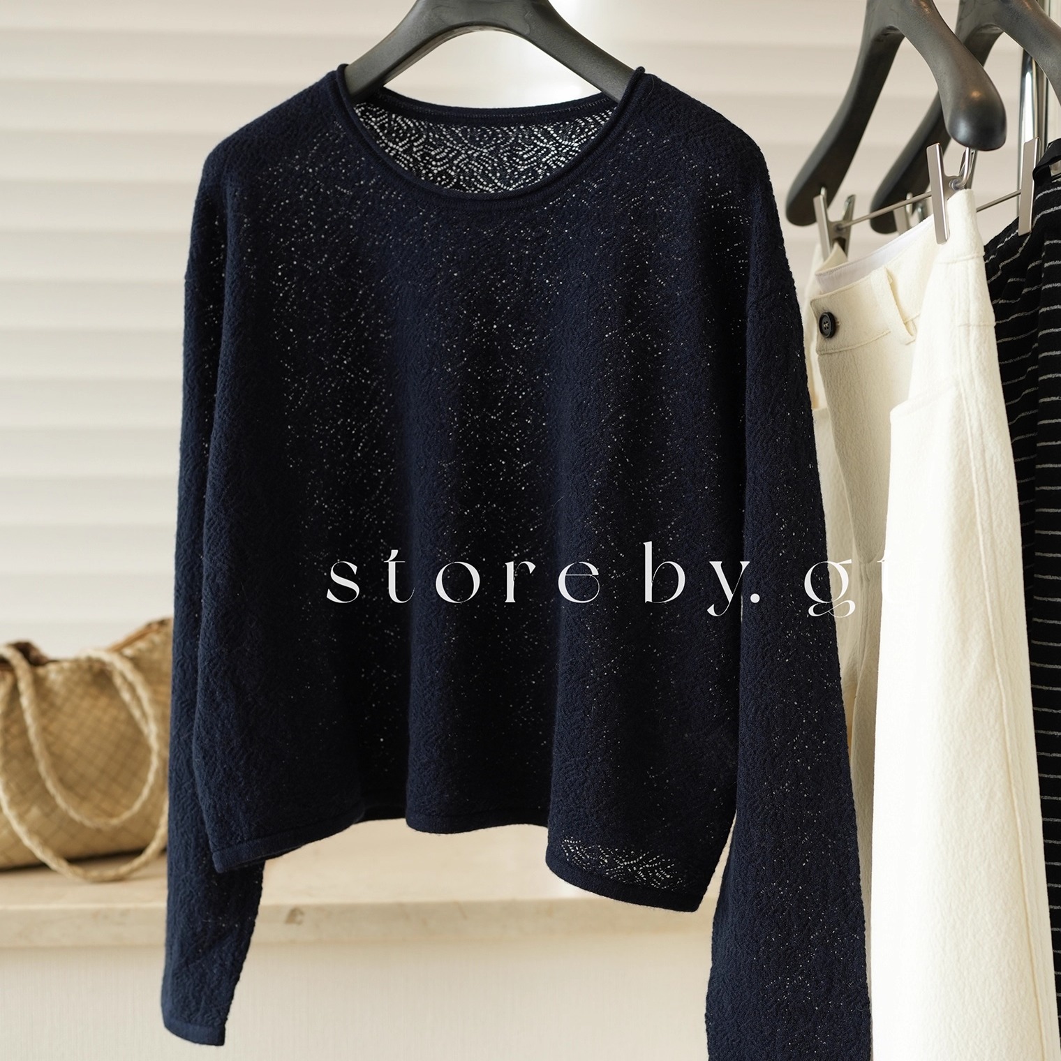 100%山羊绒微镂空短款圆领上衣