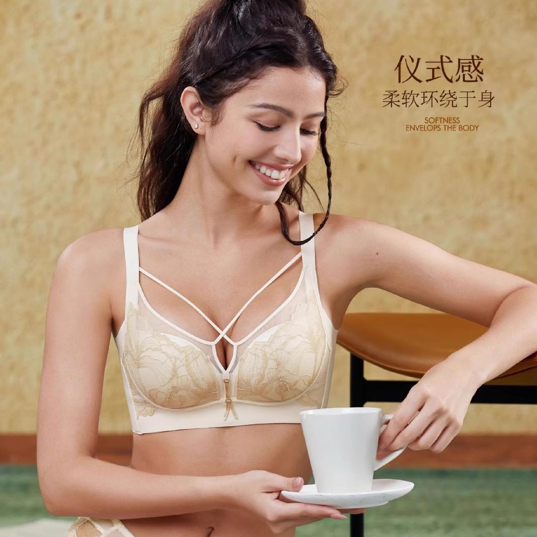 珍妮芬防外扩聚拢文胸