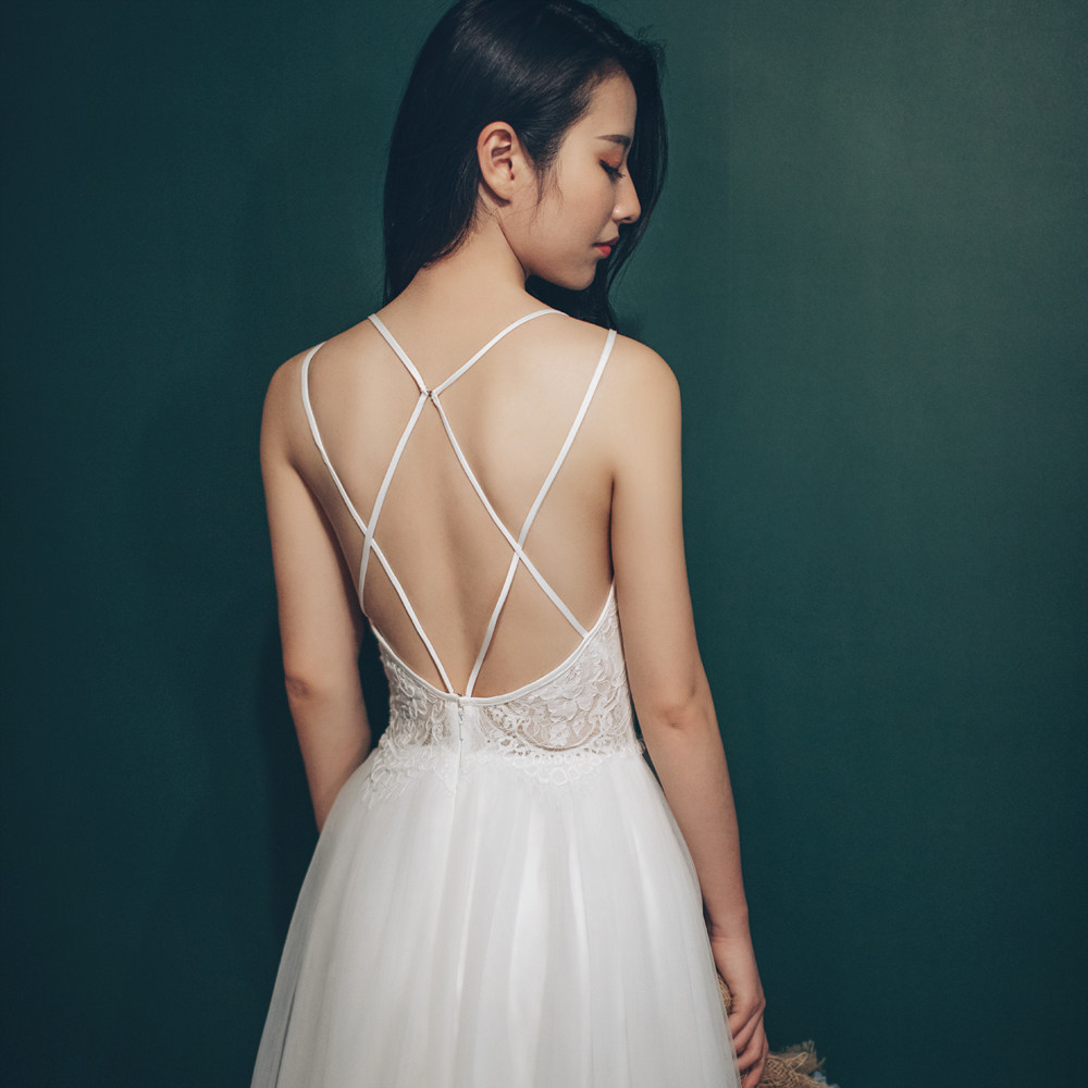 2017婚纱礼服夏吊带修身蕾丝露背简约仙女森系户外草坪旅拍轻婚纱在类目 女装/女士精品, 婚纱/旗袍/礼服, 婚纱中 - 来自Buy2taobao.com提供专业的淘宝代购服务