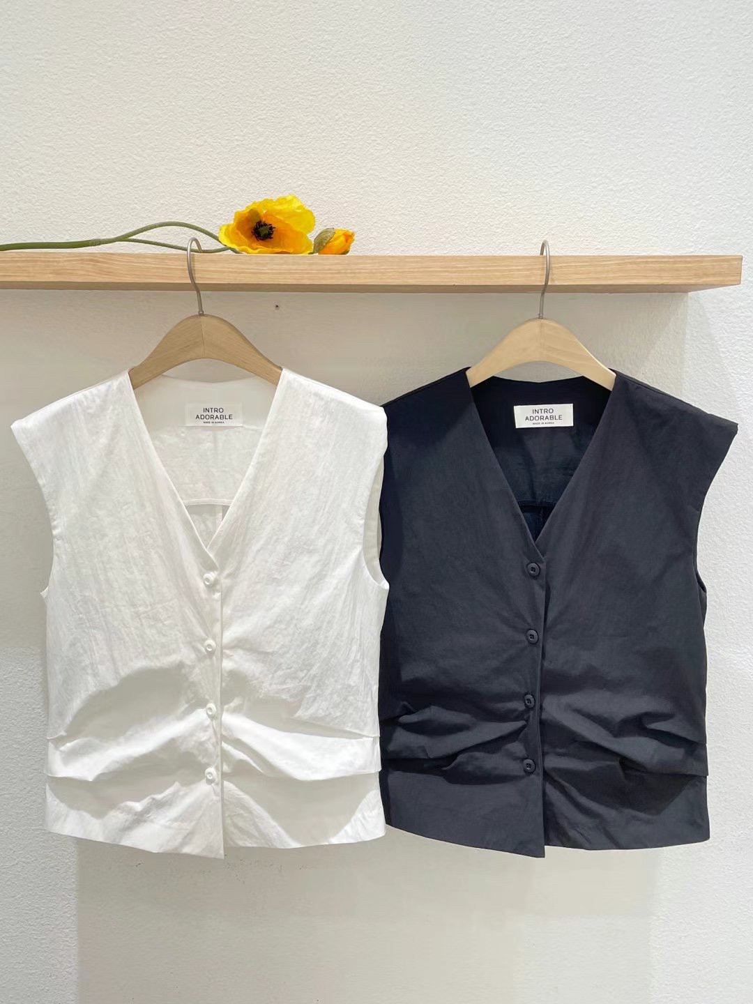 韩国东大门代购24夏季新品 INTRO法式v领无袖收腰显瘦衬衫