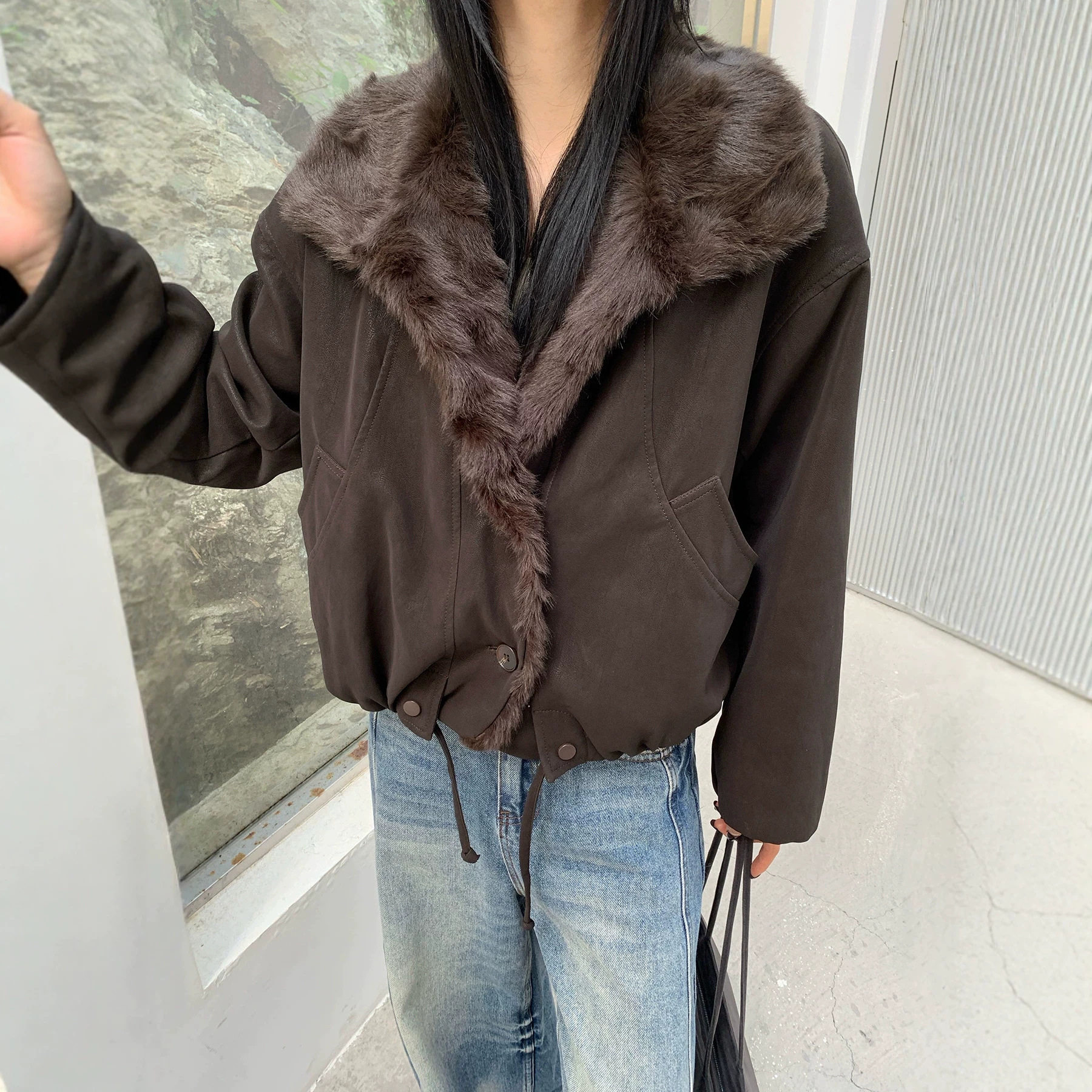 短款皮衣外套女款2026秋冬新款休闲环保大毛领皮毛一体加绒皮夹克