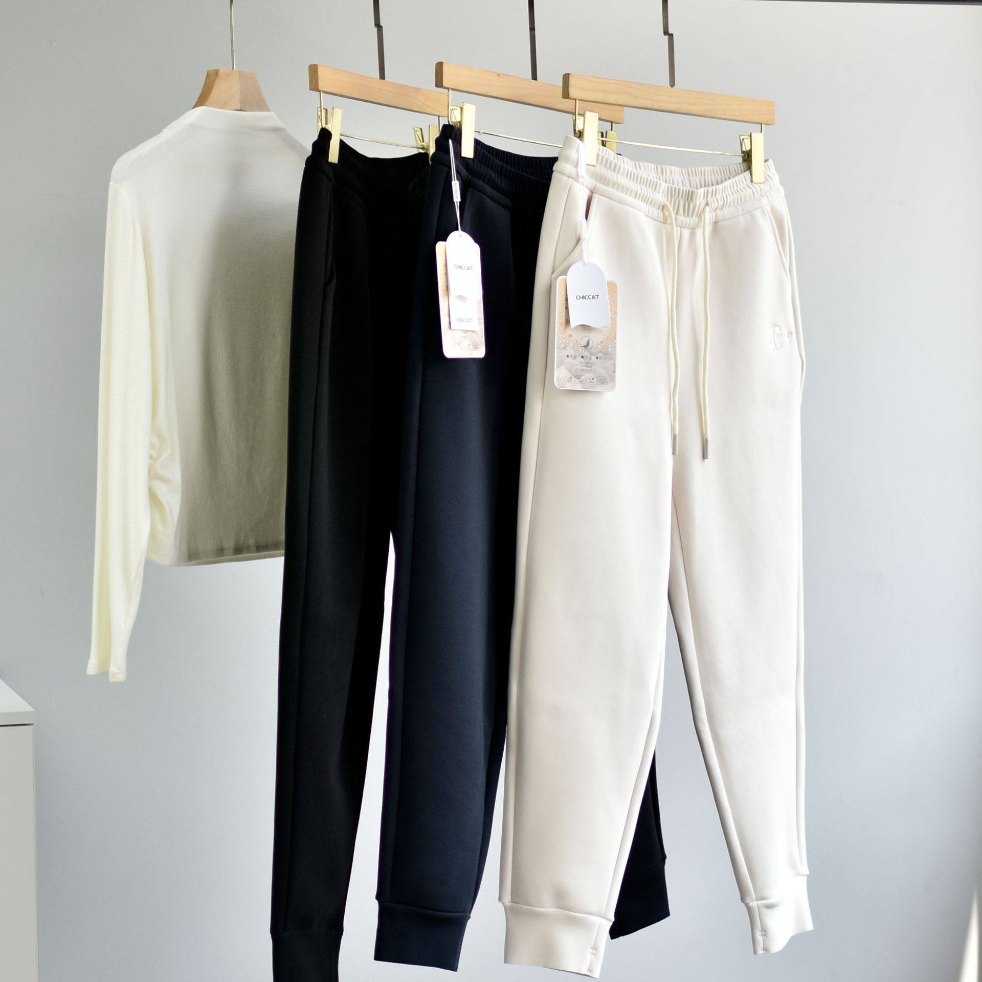 加绒加厚慕斯绒防风裤女款2025冬季新款双面绒运动男女休闲卫裤子