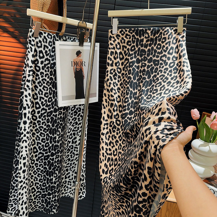 轻奢高级感豹纹包臀鱼尾裙女夏季新款小众高腰抽绳垂感半身裙子