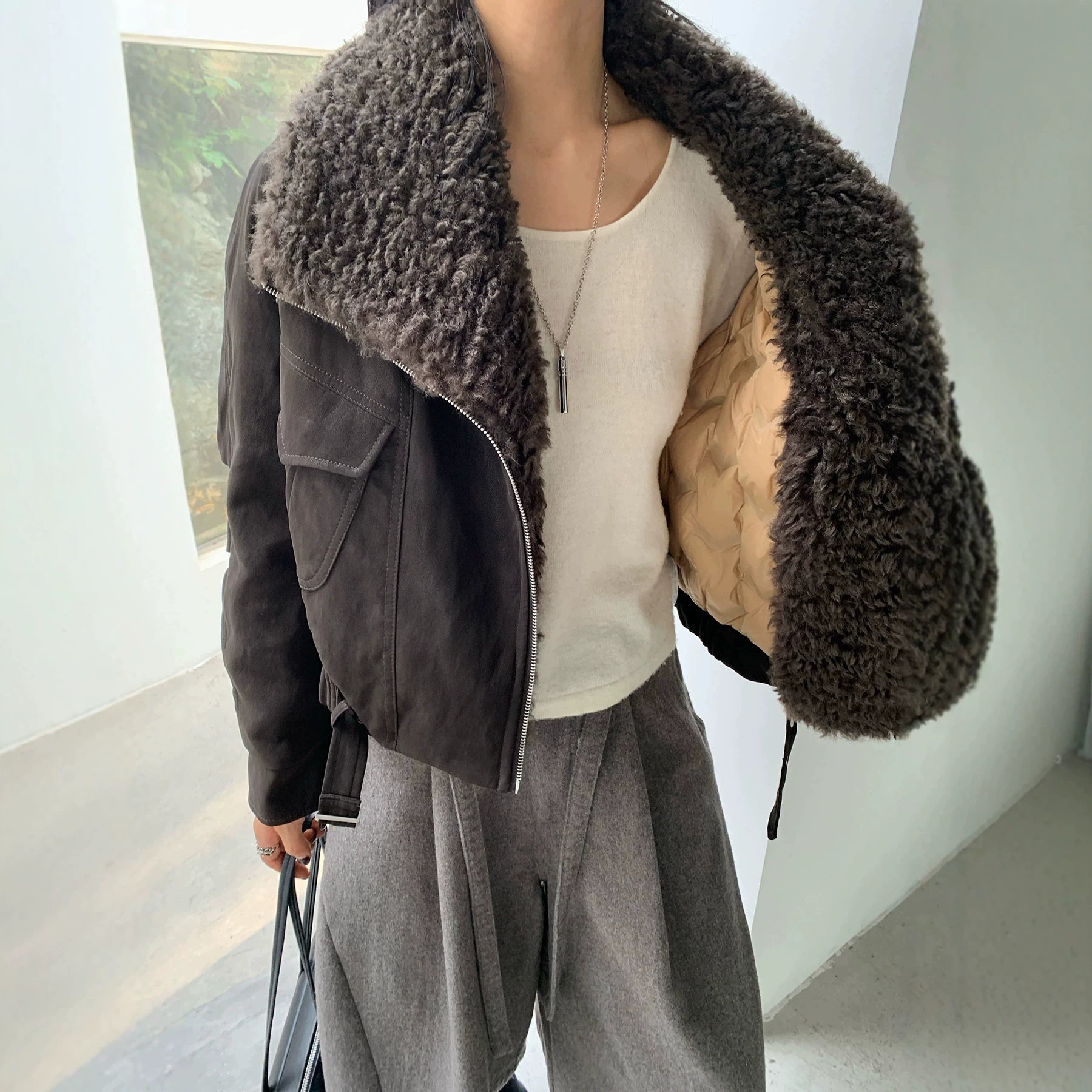 短款皮毛一体外套女款2026秋冬大毛领复古保暖加厚白鸭绒羽绒服