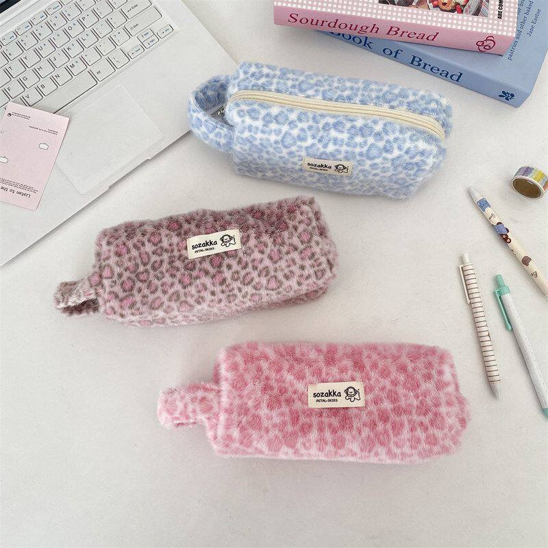 ins风复古粉色豹纹毛绒手拿化妆包学生便携洗漱包高颜值笔袋女