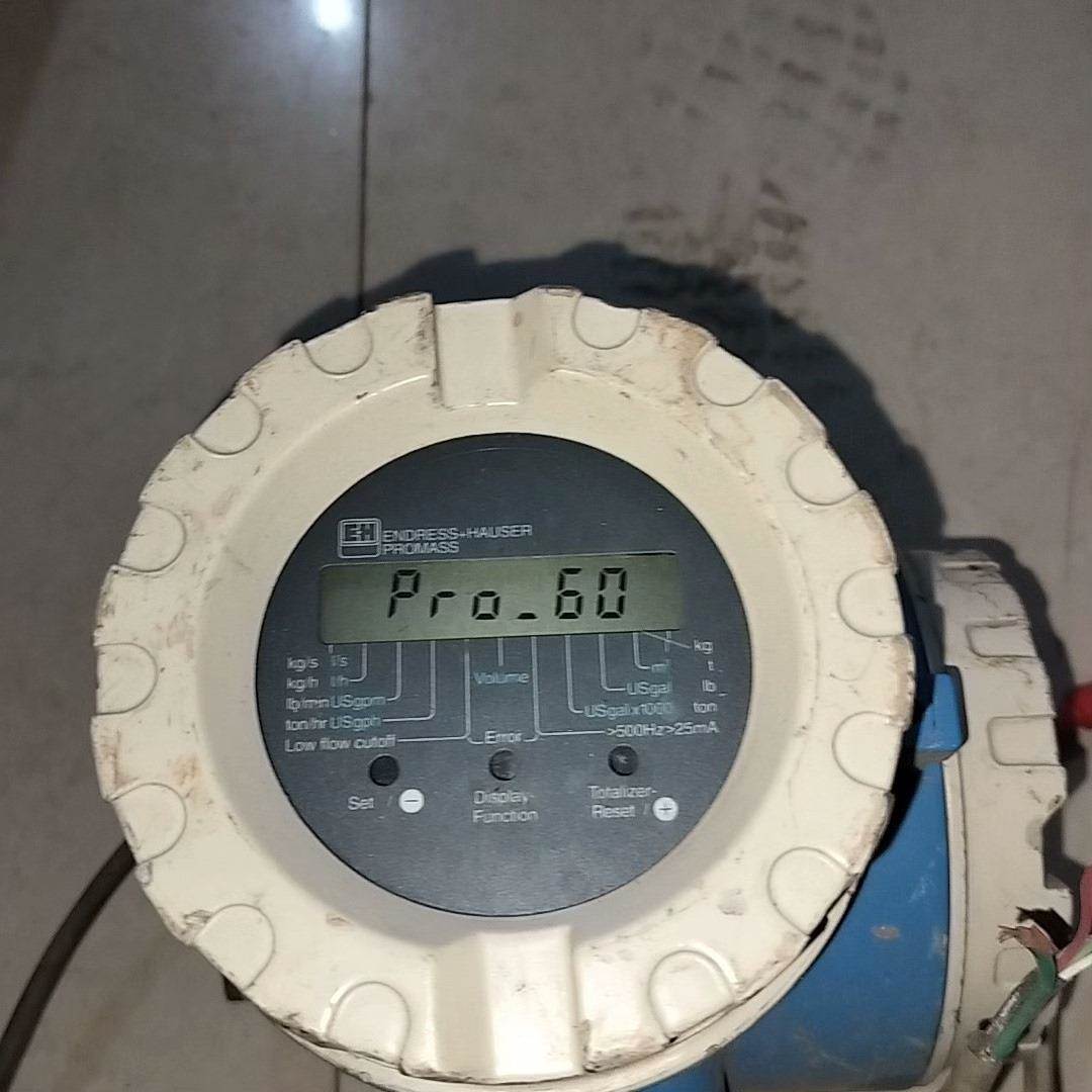 非标价E+H流量计！型号PROMASS 60，急速出手！通电正议价