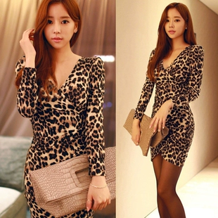 连衣裙中长款 修身 新款 冬季 V领豹纹长袖 大码 韩版 一步打底裙潮 女装