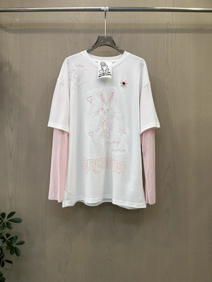 瑞瑞欧货2026春季新款时尚百搭兔子手工钉珠拼接袖T恤上衣3098