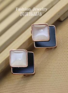 欧美高级感简约气质耳环女高冷风网红新款黑白色菱形耳钉精美饰品