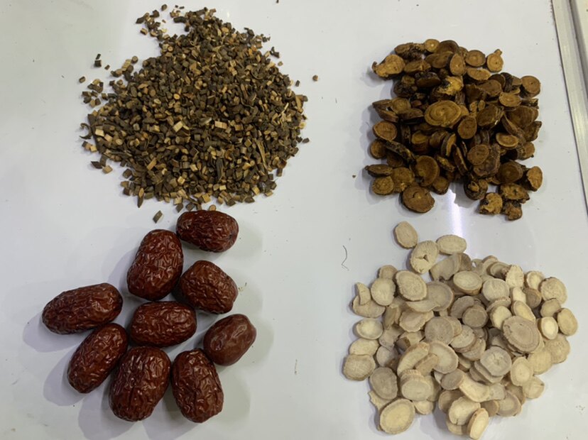 桂枝汤 红枣3颗白芍9g桂枝尖9g，炙甘草6g  「生姜自备三片」