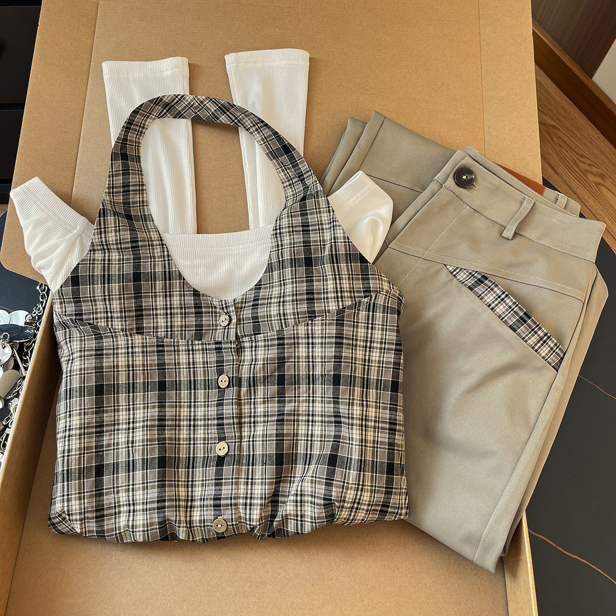 巨好看的早秋一整套！复古格纹挂脖背心一字肩长袖t恤女长裤套装,女装/女士精品,时尚套装,淘宝优惠券,粉丝福利购,淘宝优惠卷