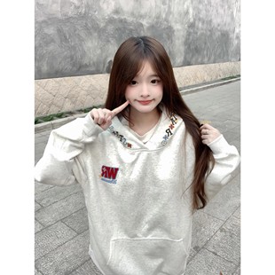 2026新款春秋灰色连帽卫衣女初中生高级感宽松彩色字母巨好看外套