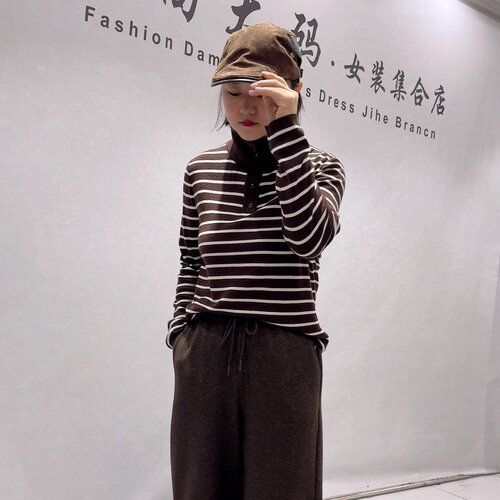 芮娜依莲秋冬新款大码条纹针织衫