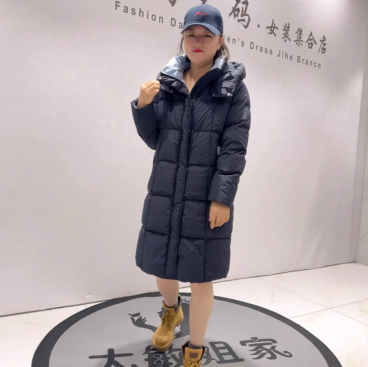 芮娜依莲冬季新款大码中长羽绒服