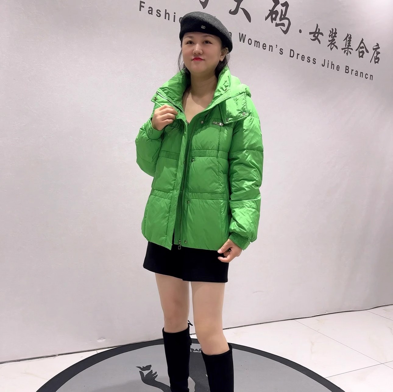 芮娜依莲冬季新款大码羽绒服外套