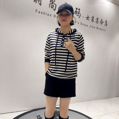 女权贵族年货春款大码条纹连帽衫