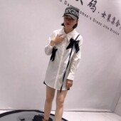 2095芮娜依莲蓝鲸之吻年货春款 胖妹妹上衣 女装 欧货一手长衬衫 大码