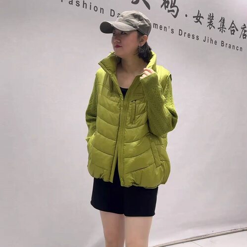 芮娜依莲初冬大码拼针织袖子棉服