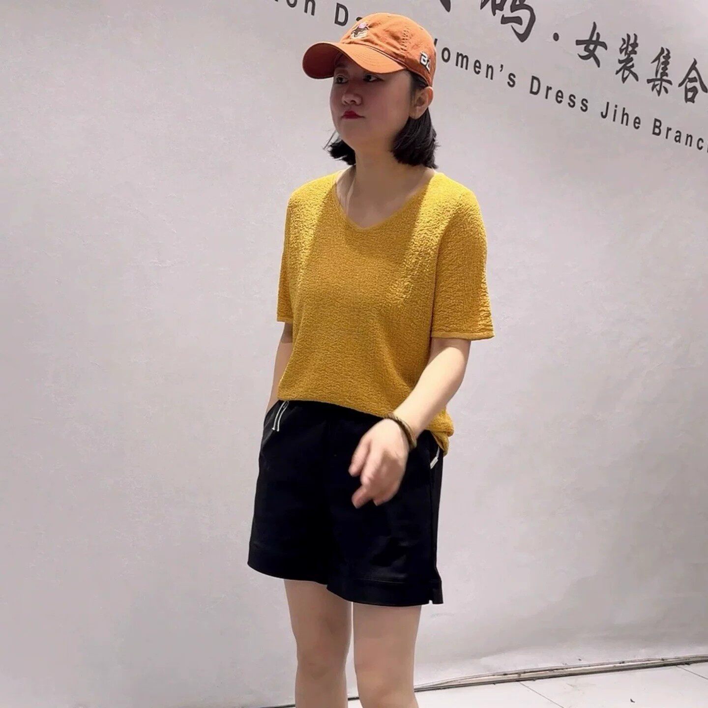 1012女权贵夏季新款欧货V领短袖衫加大码女装胖妹妹百搭显瘦上衣