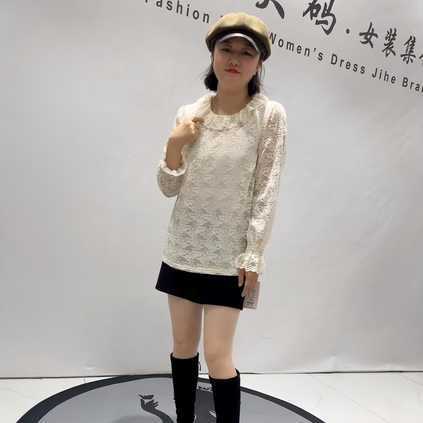 芮娜依莲冬季新款大码欧货蕾丝衫