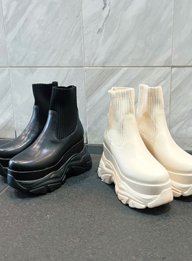 R-…E时装靴女冬季新款圆头高跟厚底日系短筒靴跟高9.5c m