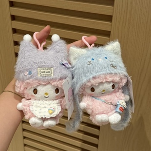 正版piano可爱萌围兜小羊毛绒玩偶包包挂件钥匙扣汽车挂件送女生