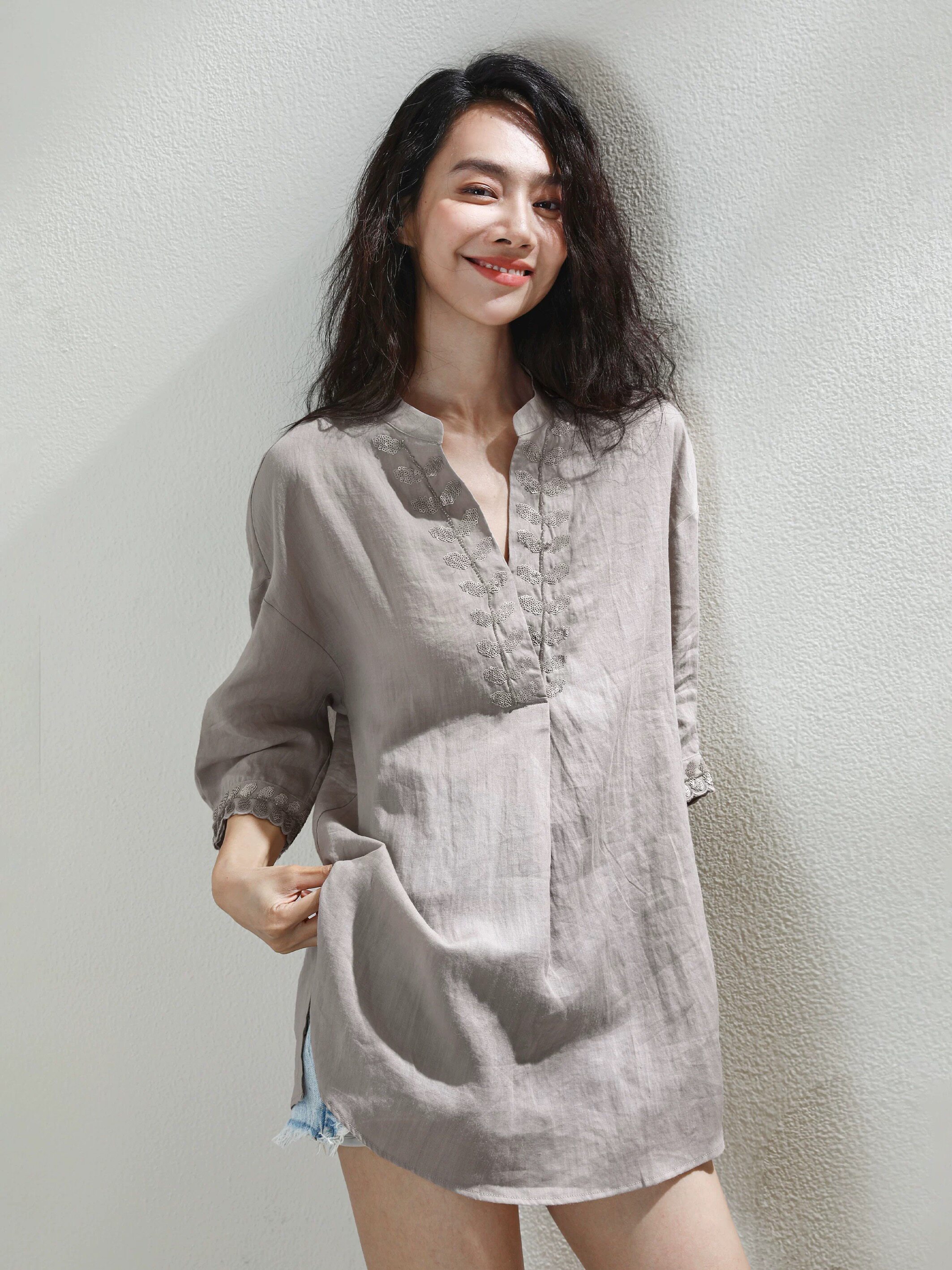 轻奢纯苎麻精美钉珠亮片气质衬衫女V领复古中长款休闲上衣衬衣薄