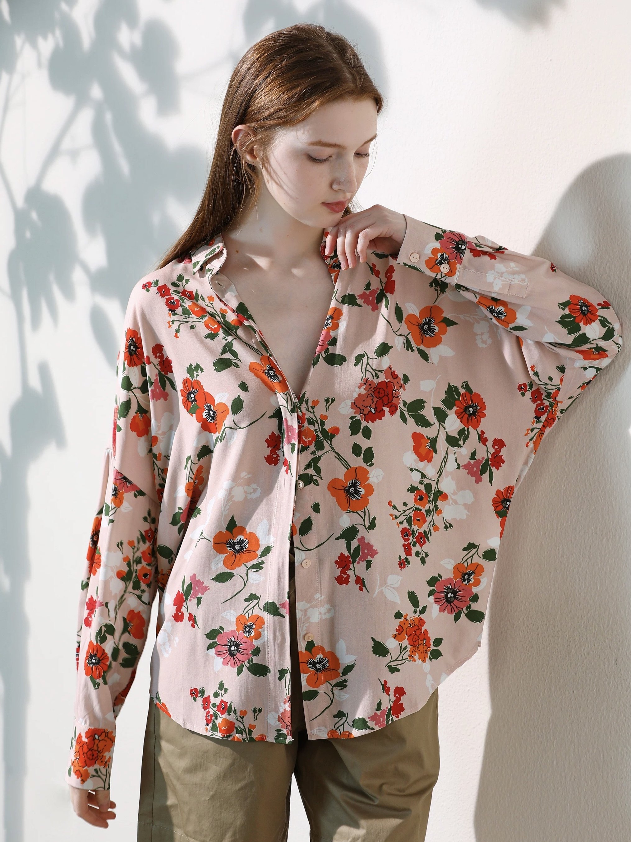 miccbeirn粘纤亲肤时尚大印花长袖衬衫女休闲开衫落肩宽松春秋季