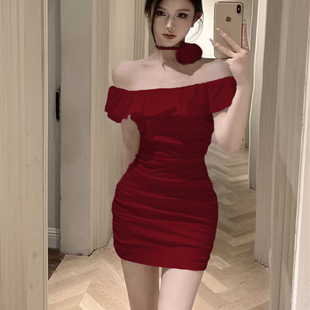 纯欲辣妹一字肩性感连衣裙子女春夏季小个子大圆领短款紧身包臀裙