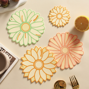 2025新款 花朵餐垫小清新餐桌垫软胶隔热防烫垫杯垫碗垫家用盘垫子
