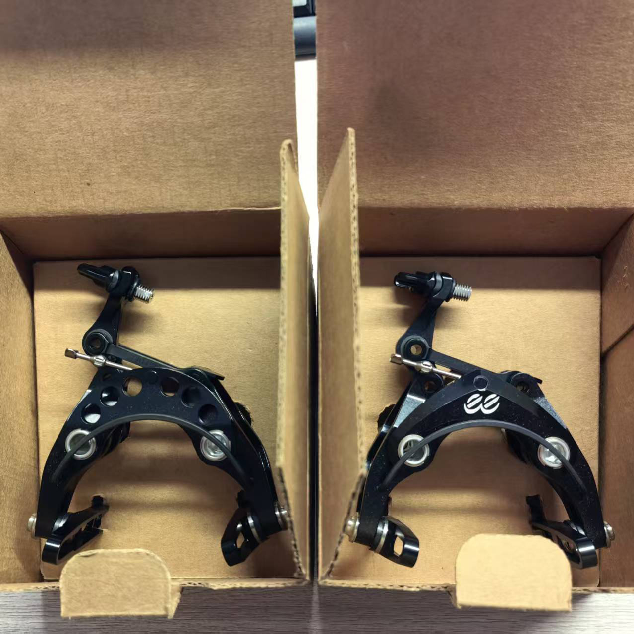 后下叉安装位1支+通用双轴1支