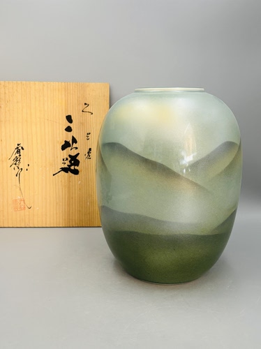 B828，日本回流 九谷烧青瓷山水花瓶，带原木盒