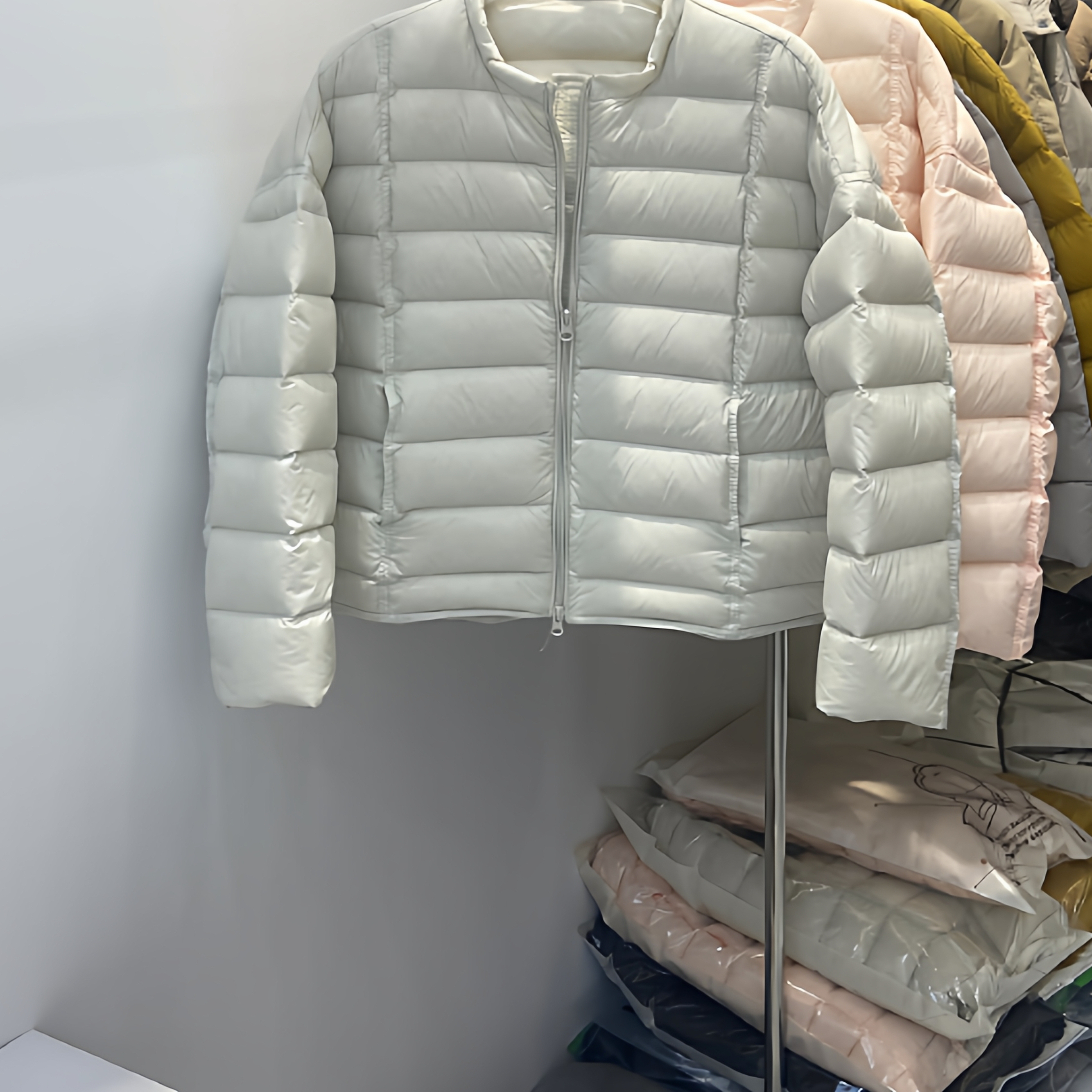 2025冬新款泡芙90白鸭绒排骨羽绒服女短款韩版宽松圆领时尚潮