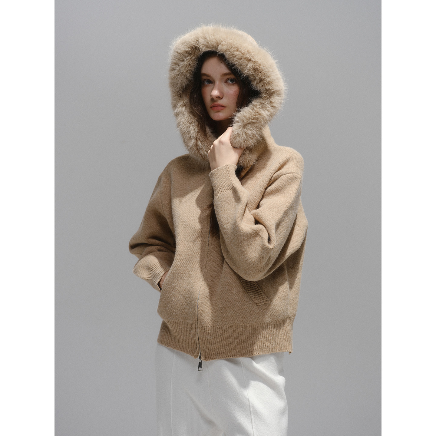 茉奈咖色百搭长袖毛绒拉链上衣女秋冬通勤宽松毛衣外套毛线衣