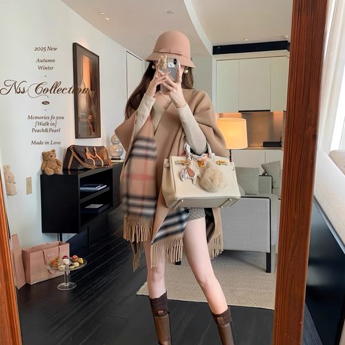 bbr咖色格纹双面披肩式围巾外套